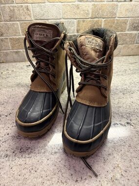Genuine Duck Boots with Thermalite Size 6